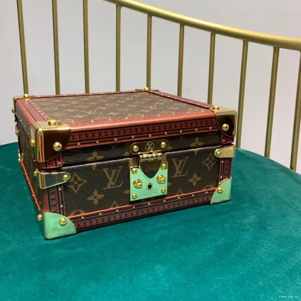 VUITTON BOX LOUIS JEWELRY 0522